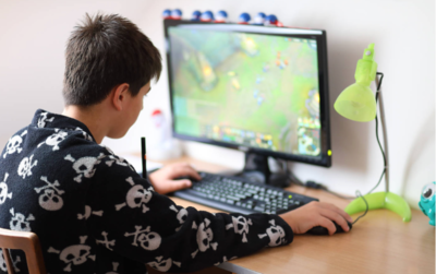 租号生意与防沉迷监管下的一场游戏“实名战” 互联网游戏服务的角力与反思